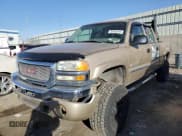 ✅ 2004 GMC Sierra 2500HD SLT • VIN: 1GTHK23284F266472 • Lot: 83846764. Wystawiony na Copart z przebiegiem 233 527 mil. Bezpłatny archiwum sprzedaży aukcyjnych z USA i szczegółowy raport historii pojazdu na DreamBid. Zdjęcie 1.