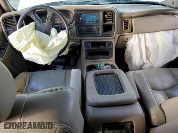 2005 Chevrolet Suburban LT с VIN 3GNGC26G15G153647, выставлен на аукционе Copart как лот 74104924 с пробегом 220 266 миль миль и Списание • Salvage title. История ставок и продаж доступна на DreamBid. Изображение 9.