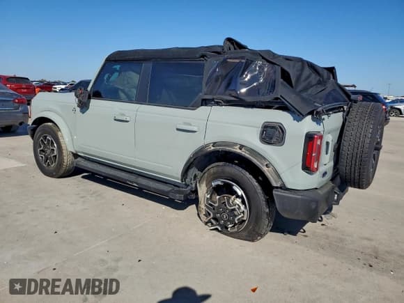✅ 2023 Ford Bronco • VIN: 1FMDE5BH2PLC19484 • Lot: 91357805. Listed on Copart with 22,546 mi. Free auction sales archive from the USA and detailed vehicle history report at DreamBid. Image 2.