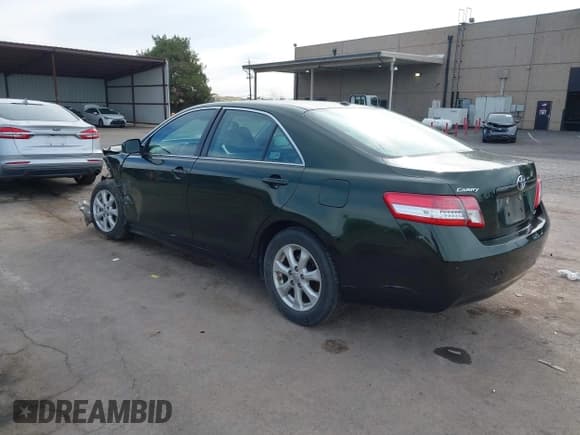 ✅ 2011 Toyota Camry LE • VIN: 4T4BF3EK9BR114613 • Lot: 43646999. Wystawiony na IAAI z przebiegiem 184 798 mil. Bezpłatny archiwum sprzedaży aukcyjnych z USA i szczegółowy raport historii pojazdu na DreamBid. Zdjęcie 3.