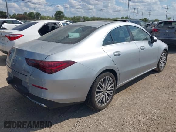 ✅ 2025 Mercedes-Benz CLA 250 • VIN: W1K5J4HB9SN525800 • Лот: 42851070. Опубликован ранее на IAAI с пробегом 16 421 миль. Бесплатный доступ к архиву аукционных продаж из США и подробный отчёт об истории автомобиля на DreamBid. Изображение 4.