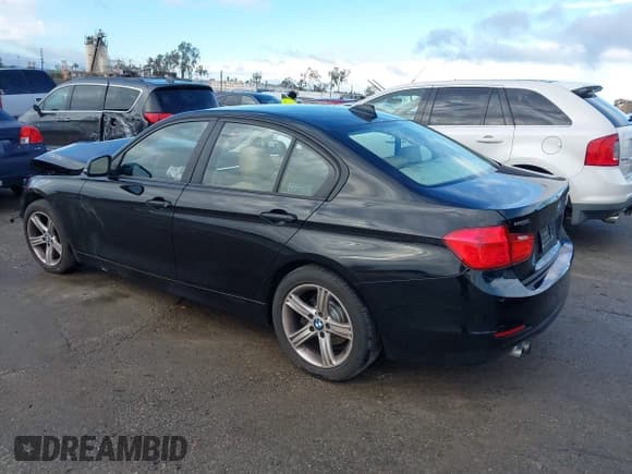 ✅ 2015 BMW 3 Series 328i • VIN: WBA3A5G54FNS90096 • Lot: 41778545. Listed on IAAI with 99,511 mi. Free auction sales archive from the USA and detailed vehicle history report at DreamBid. Image 3.