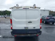 ✅ 2017 Ford Transit • VIN: 1FTYE1YMXHKA68209 • Lot: 43036951. Wystawiony na IAAI z przebiegiem 124 871 mil. Bezpłatny archiwum sprzedaży aukcyjnych z USA i szczegółowy raport historii pojazdu na DreamBid. Zdjęcie 16.