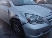 ✅ 2005 Honda Odyssey EX-L • VIN: 5FNRL38785B016084 • Lot: 43863106. Wystawiony na IAAI z przebiegiem 282 390 mil. Bezpłatny archiwum sprzedaży aukcyjnych z USA i szczegółowy raport historii pojazdu na DreamBid. Zdjęcie 6.