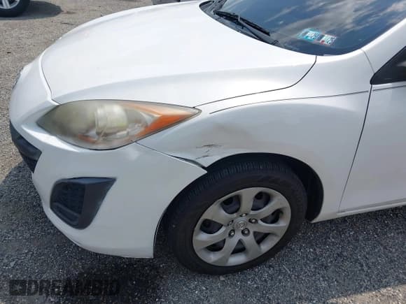 ✅ 2010 Mazda 3 i Touring • VIN: JM1BL1SG6A1312495 • Lot: 42815747. Listed on IAAI with 124,908 mi. Free auction sales archive from the USA and detailed vehicle history report at DreamBid. Image 6.