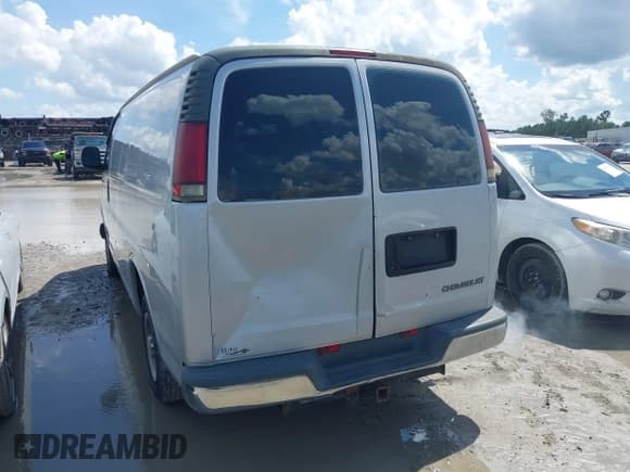 ✅ 1996 Chevrolet Chevy Van • VIN: 1GCGG25R8T1037311 • Лот: 42969675. Опубликован ранее на IAAI с пробегом 257 098 миль. Бесплатный доступ к архиву аукционных продаж из США и подробный отчёт об истории автомобиля на DreamBid. Изображение 6.