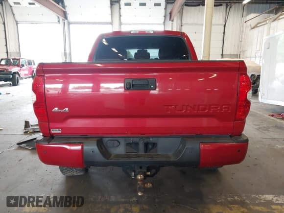 ✅ 2017 Toyota Tundra Platinum • VIN: 5TFAY5F17HX645581 • Lot: 43181963. Wystawiony na IAAI z przebiegiem 89 674 mil. Bezpłatny archiwum sprzedaży aukcyjnych z USA i szczegółowy raport historii pojazdu na DreamBid. Zdjęcie 16.