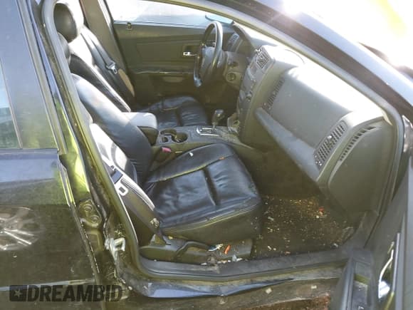 ✅ 2006 Cadillac CTS • VIN: 1G6DM57T860173814 • Lot: 43680371. Wystawiony na IAAI z przebiegiem 132 037 mil. Bezpłatny archiwum sprzedaży aukcyjnych z USA i szczegółowy raport historii pojazdu na DreamBid. Zdjęcie 5.