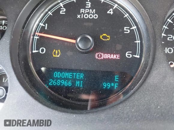 ✅ 2011 Chevrolet Tahoe LS • VIN: 1GNSKAE01BR308768 • Lot: 42262573. Listed on IAAI with 268,966 mi. Free auction sales archive from the USA and detailed vehicle history report at DreamBid. Image 15.