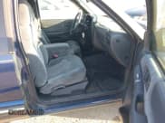 ✅ 2001 Chevrolet S-10 LS • VIN: 1GCDT19W818112747 • Лот: 43305541. Опубликован ранее на IAAI с пробегом 139 684 миль. Бесплатный доступ к архиву аукционных продаж из США и подробный отчёт об истории автомобиля на DreamBid. Изображение 5.