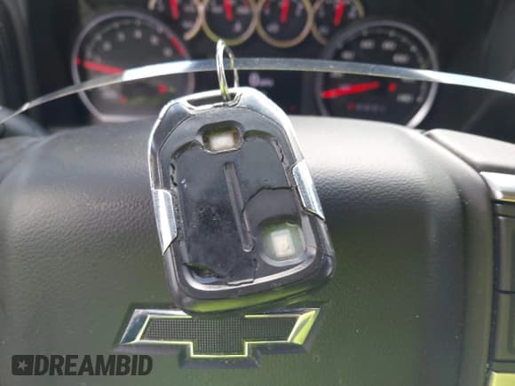 ✅ 2021 Chevrolet Silverado 1500 RST • VIN: 1GCUYEED6MZ305068 • Lot: 43660539. Wystawiony na IAAI z przebiegiem 56 550 mil. Bezpłatny archiwum sprzedaży aukcyjnych z USA i szczegółowy raport historii pojazdu na DreamBid. Zdjęcie 11.