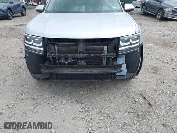 ✅ 2019 Volkswagen Atlas SE • VIN: 1V2UR2CA2KC515377 • Lot: 42981214. Listed on IAAI with 73,872 mi. Free auction sales archive from the USA and detailed vehicle history report at DreamBid. Image 18.
