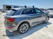 ✅ 2022 Audi SQ5 Premium • VIN: WA1A4AFY2N2103115 • Lot: 68171305. Wystawiony na Copart z przebiegiem Nie podano. Bezpłatny archiwum sprzedaży aukcyjnych z USA i szczegółowy raport historii pojazdu na DreamBid. Zdjęcie 3.