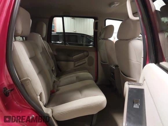 ✅ 2007 Ford Explorer XLT • VIN: 1FMEU73E07UA72289 • Лот: 42196865. Опубликован ранее на IAAI с пробегом 178 672 миль. Бесплатный доступ к архиву аукционных продаж из США и подробный отчёт об истории автомобиля на DreamBid. Изображение 8.