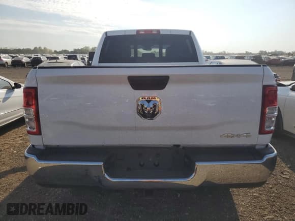 ✅ 2022 Ram 2500 Tradesman • VIN: 3C6UR5CJ9NG157092 • Lot: 80557025. Wystawiony na Copart z przebiegiem 41 264 mil. Bezpłatny archiwum sprzedaży aukcyjnych z USA i szczegółowy raport historii pojazdu na DreamBid. Zdjęcie 6.