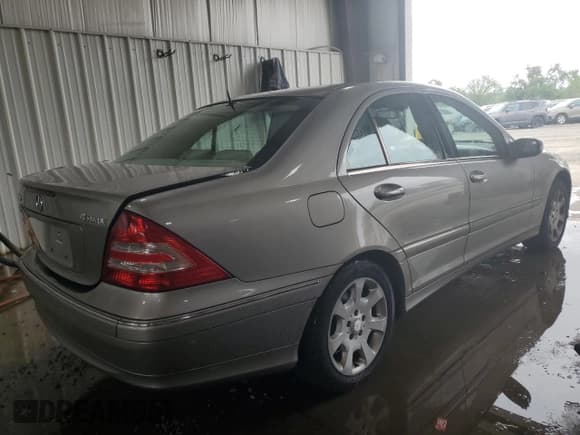 ✅ 2005 Mercedes-Benz C 240 • VIN: WDBRF81J15F665925 • Lot: 65259955. Wystawiony na Copart z przebiegiem 72 379 mil. Bezpłatny archiwum sprzedaży aukcyjnych z USA i szczegółowy raport historii pojazdu na DreamBid. Zdjęcie 3.