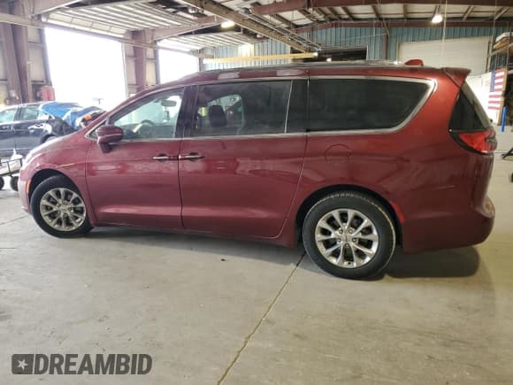 ✅ 2021 Chrysler Pacifica Touring L • VIN: 2C4RC1BG2MR513437 • Lot: 81836865. Wystawiony na Copart z przebiegiem 93 161 mil. Bezpłatny archiwum sprzedaży aukcyjnych z USA i szczegółowy raport historii pojazdu na DreamBid. Zdjęcie 2.