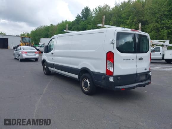 ✅ 2019 Ford Transit • VIN: 1FTYE9ZM5KKA75945 • Lot: 42251898. Listed on IAAI with 225,622 mi. Free auction sales archive from the USA and detailed vehicle history report at DreamBid. Image 3.