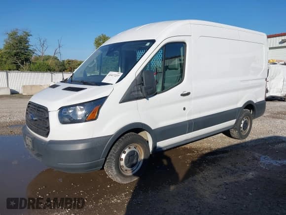 ✅ 2018 Ford Transit • VIN: 1FTYE1CM9JKB42300 • Лот: 43417237. Опубликован ранее на IAAI с пробегом 138 218 миль. Бесплатный доступ к архиву аукционных продаж из США и подробный отчёт об истории автомобиля на DreamBid. Изображение 18.