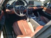 ✅ 2018 Mazda MX-5 Miata Grand Touring • VIN: JM1NDAM7XJ0202952 • Lot: 62689015. Wystawiony na Copart z przebiegiem 109 980 mil. Bezpłatny archiwum sprzedaży aukcyjnych z USA i szczegółowy raport historii pojazdu na DreamBid. Zdjęcie 8.