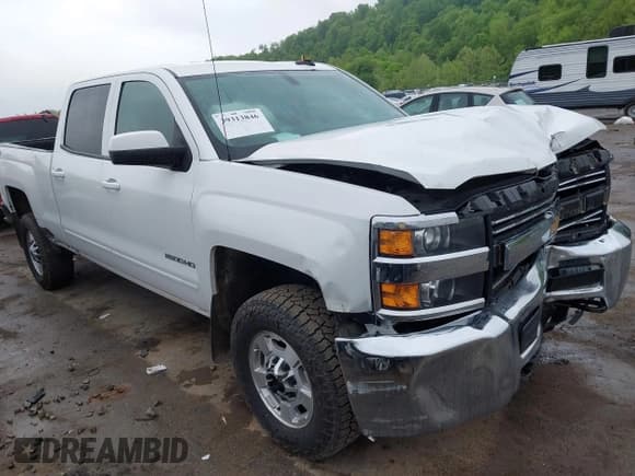✅ 2015 Chevrolet Silverado 2500HD LT • VIN: 1GC1KVEG7FF624370 • Lot: 39313846. Wystawiony na IAAI z przebiegiem 154 519 mil. Bezpłatny archiwum sprzedaży aukcyjnych z USA i szczegółowy raport historii pojazdu na DreamBid. Zdjęcie 1.