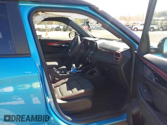 2025 Chevrolet TrailBlazer RS с VIN KL79MUSL4SB163829, выставлен на аукционе IAAI как лот 43470762 с пробегом 4 918 миль миль и . История ставок и продаж доступна на DreamBid. Изображение 5.