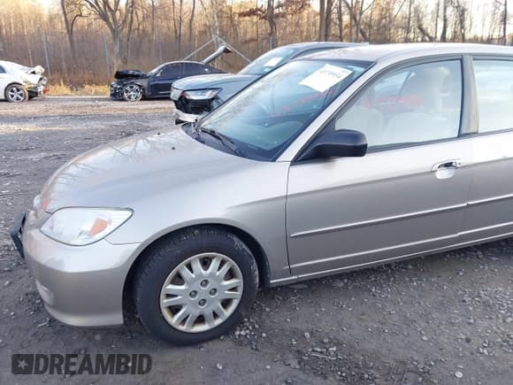✅ 2004 Honda Civic LX • VIN: 2HGES16564H501860 • Lot: 43739934. Listed on IAAI with 179,898 mi. Free auction sales archive from the USA and detailed vehicle history report at DreamBid. Image 6.