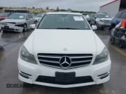 ✅ 2014 Mercedes-Benz C 250 Sport • VIN: WDDGF4HB0EA958816 • Lot: 42150390. Wystawiony na IAAI z przebiegiem 89 358 mil. Bezpłatny archiwum sprzedaży aukcyjnych z USA i szczegółowy raport historii pojazdu na DreamBid. Zdjęcie 13.