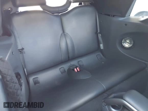 ✅ 2008 MINI Convertible • VIN: WMWRF33518TG18288 • Lot: 43515441. Wystawiony na IAAI z przebiegiem 125 759 mil. Bezpłatny archiwum sprzedaży aukcyjnych z USA i szczegółowy raport historii pojazdu na DreamBid. Zdjęcie 8.