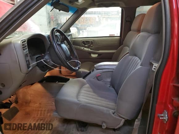 ✅ 2004 Chevrolet Blazer LS • VIN: 1GNDT13X74K135842 • Lot: 88778375. Wystawiony na Copart z przebiegiem 224 333 mil. Bezpłatny archiwum sprzedaży aukcyjnych z USA i szczegółowy raport historii pojazdu na DreamBid. Zdjęcie 7.