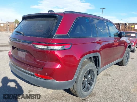 ✅ 2024 Jeep Grand Cherokee Altitude • VIN: 1C4RJHAG1RC108850 • Lot: 43633746. Listed on IAAI with 35,014 mi. Free auction sales archive from the USA and detailed vehicle history report at DreamBid. Image 4.