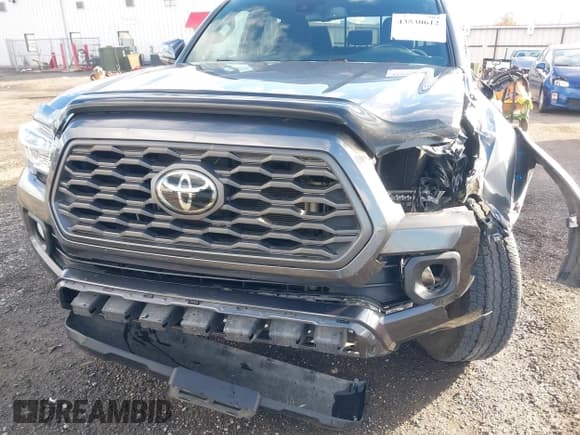 ✅ 2021 Toyota Tacoma SR5 • VIN: 3TMDZ5BN4MM119394 • Lot: 43530612. Wystawiony na IAAI z przebiegiem 33 525 mil. Bezpłatny archiwum sprzedaży aukcyjnych z USA i szczegółowy raport historii pojazdu na DreamBid. Zdjęcie 19.