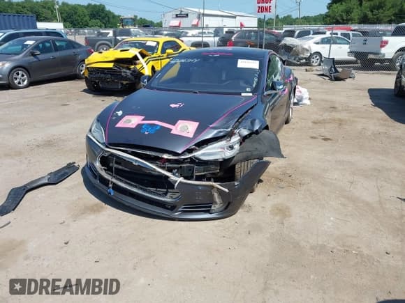 ✅ 2014 Tesla Model S P85D • VIN: 5YJSA1H26EFP66437 • Lot: 42656544. Wystawiony na IAAI z przebiegiem 109 092 mil. Bezpłatny archiwum sprzedaży aukcyjnych z USA i szczegółowy raport historii pojazdu na DreamBid. Zdjęcie 18.