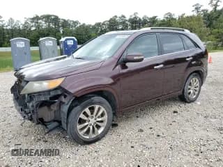 ✅ 2011 Kia Sorento SX • VIN: 5XYKW4A27BG094227 • Лот: 54149375. Опубликован ранее на Copart с пробегом 275 129 миль. Бесплатный доступ к архиву аукционных продаж из США и подробный отчёт об истории автомобиля на DreamBid. Изображение 1.