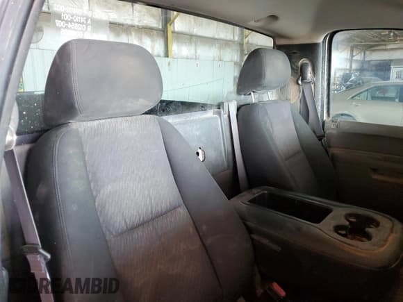 ✅ 2014 Chevrolet Silverado 2500HD Work Truck • VIN: 1GC0CVCG2EF163489 • Lot: 69438585. Wystawiony na Copart z przebiegiem 216 599 mil. Bezpłatny archiwum sprzedaży aukcyjnych z USA i szczegółowy raport historii pojazdu na DreamBid. Zdjęcie 10.