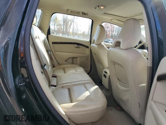 ✅ 2008 Volvo V70 • VIN: YV1BW982X81043892 • Lot: 91758915. Listed on Copart with 298,907 mi. Free auction sales archive from the USA and detailed vehicle history report at DreamBid. Image 10.