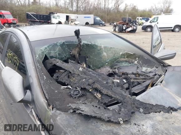 ✅ 2013 Hyundai Sonata SE • VIN: 5NPEC4AC0DH603259 • Lot: 41921039. Listed on IAAI with Not provided. Free auction sales archive from the USA and detailed vehicle history report at DreamBid. Image 14.