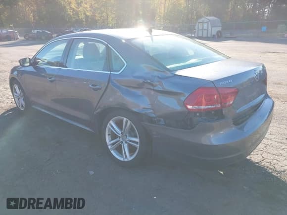 ✅ 2015 Volkswagen Passat SE • VIN: 1VWBV7A36FC078234 • Лот: 43385672. Опубликован ранее на IAAI с пробегом 102 906 миль. Бесплатный доступ к архиву аукционных продаж из США и подробный отчёт об истории автомобиля на DreamBid. Изображение 3.