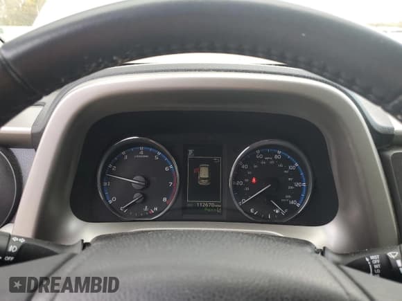 ✅ 2017 Toyota RAV4 Limited • VIN: 2T3DFREV4HW688813 • Lot: 87465505. Wystawiony na Copart z przebiegiem 112 670 mil. Bezpłatny archiwum sprzedaży aukcyjnych z USA i szczegółowy raport historii pojazdu na DreamBid. Zdjęcie 9.