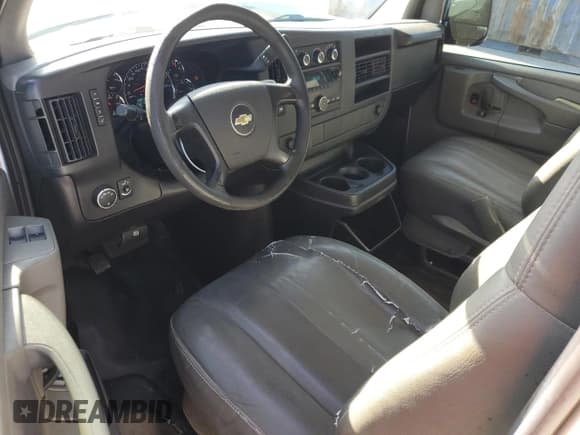 ✅ 2014 Chevrolet Express Cargo • VIN: 1GCWGFBA3E1147865 • Lot: 51949675. Listed on Copart with 128,578 mi. Free auction sales archive from the USA and detailed vehicle history report at DreamBid. Image 8.