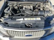 ✅ 2001 Ford Expedition Eddie Bauer • VIN: 1FMPU18LX1LB45615 • Lot: 82591105. Wystawiony na Copart z przebiegiem 334 408 mil. Bezpłatny archiwum sprzedaży aukcyjnych z USA i szczegółowy raport historii pojazdu na DreamBid. Zdjęcie 12.