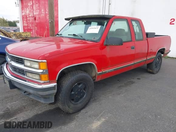 1995 Chevrolet Silverado 1500 z VIN 1GCEK19KXSE149077, wystawiony jako IAAI lot #43593632 z przebiegiem 193 001 mil mil oraz . Historia ofert i sprzedaży dostępna na DreamBid. Obrazek 2.