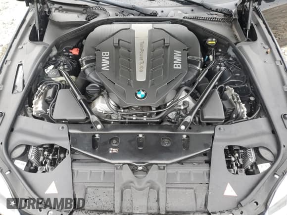 ✅ 2016 BMW 6 Series 650i • VIN: WBA6D4C54GD977526 • Lot: 66536775. Wystawiony na Copart z przebiegiem 108 110 mil. Bezpłatny archiwum sprzedaży aukcyjnych z USA i szczegółowy raport historii pojazdu na DreamBid. Zdjęcie 11.