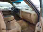 ✅ 2000 Chevrolet Silverado 2500 LS • VIN: 1GCGK29U4YE309544 • Lot: 42115349. Wystawiony na IAAI z przebiegiem 227 652 mil. Bezpłatny archiwum sprzedaży aukcyjnych z USA i szczegółowy raport historii pojazdu na DreamBid. Zdjęcie 5.