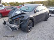 ✅ 2025 Tesla Model Y Long Range • VIN: 7SAYGDEEXSF224278 • Lot: 43535586. Wystawiony na IAAI z przebiegiem Nie podano. Bezpłatny archiwum sprzedaży aukcyjnych z USA i szczegółowy raport historii pojazdu na DreamBid. Zdjęcie 2.