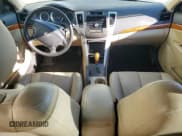 ✅ 2009 Hyundai Sonata SE • VIN: 5NPEU46F99H472727 • Лот: 84835605. Опубликован ранее на Copart с пробегом 118 826 миль. Бесплатный доступ к архиву аукционных продаж из США и подробный отчёт об истории автомобиля на DreamBid. Изображение 8.