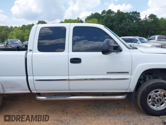 ✅ 2006 GMC Sierra 2500HD Work Truck • VIN: 1GTHK29U06E133402 • Lot: 42786096. Listed on IAAI with 160,512 mi. Free auction sales archive from the USA and detailed vehicle history report at DreamBid. Image 13.
