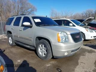 ✅ 2011 GMC Yukon SLE • VIN: 1GKS1AE09BR388613 • Lot: 41392334. Wystawiony na IAAI z przebiegiem 112 513 mil. Bezpłatny archiwum sprzedaży aukcyjnych z USA i szczegółowy raport historii pojazdu na DreamBid. Zdjęcie 1.