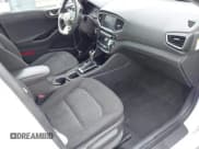 ✅ 2019 Hyundai Ioniq Blue • VIN: KMHC65LC5KU168562 • Lot: 41500128. Wystawiony na IAAI z przebiegiem 168 590 mil. Bezpłatny archiwum sprzedaży aukcyjnych z USA i szczegółowy raport historii pojazdu na DreamBid. Zdjęcie 5.