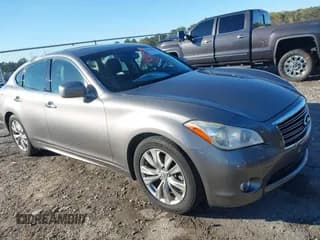 ✅ 2013 Infiniti M • VIN: JN1BY1AP9DM511730 • Lot: 43550890. Wystawiony na IAAI z przebiegiem 122 589 mil. Bezpłatny archiwum sprzedaży aukcyjnych z USA i szczegółowy raport historii pojazdu na DreamBid. Zdjęcie 1.